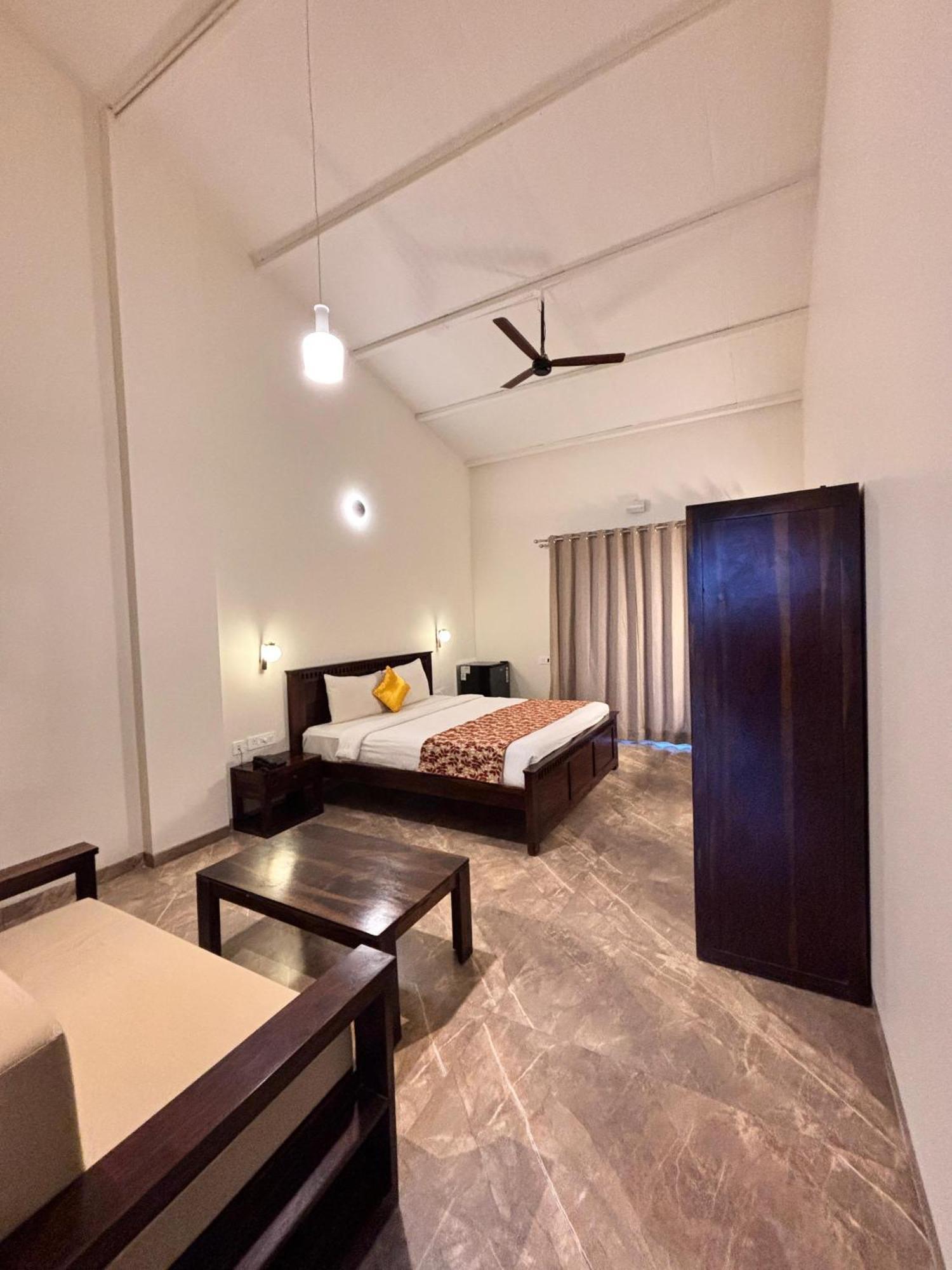 Soma Vineyard Resort -纳西克 外观 照片